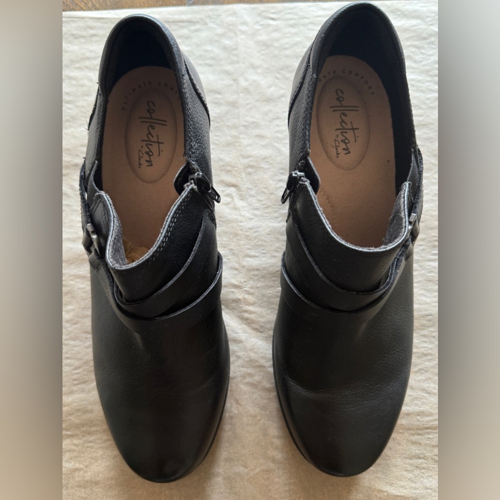 CLARKS Women’s Low Ankle Leather Heel Boots - Black - Size 41 EU / 9.5 US - Picture 11 of 16